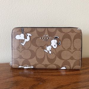 Coach X Peanuts Medium Zip Wallet In Signature